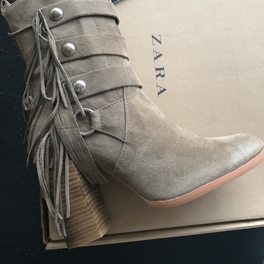 [SALE!!] Zara -Fringe booties